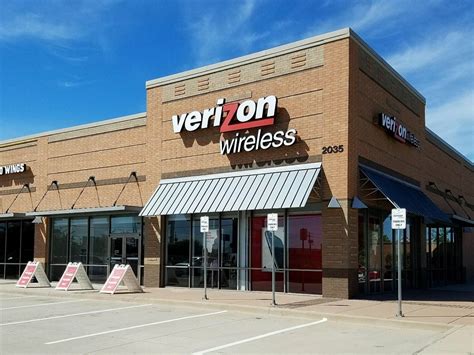 authorized verizon retailer near me|corporate verizon store near me.